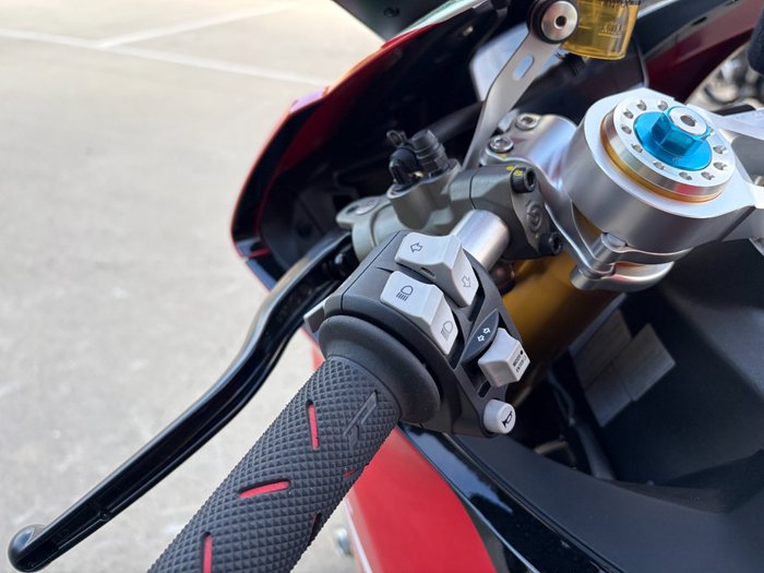 2024 DUCATI PANIGALE V2 BAYLISS 20TH ANNIV Red