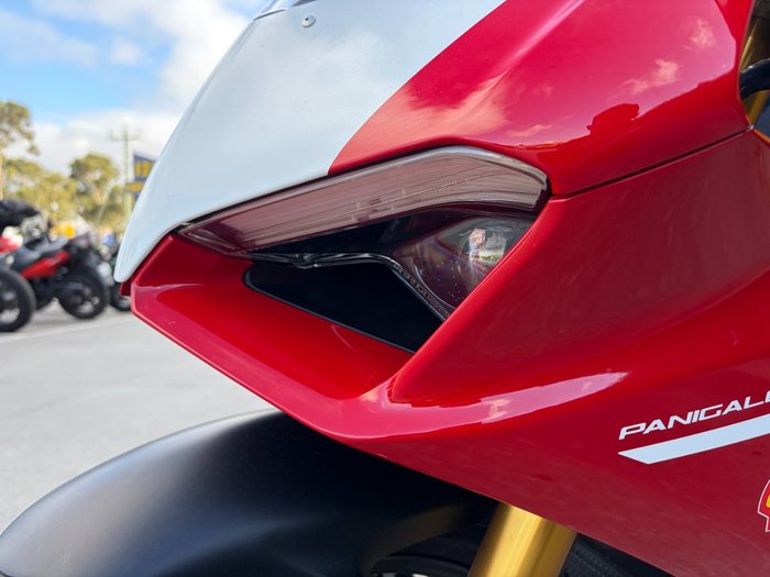2024 DUCATI PANIGALE V2 BAYLISS 20TH ANNIV Red