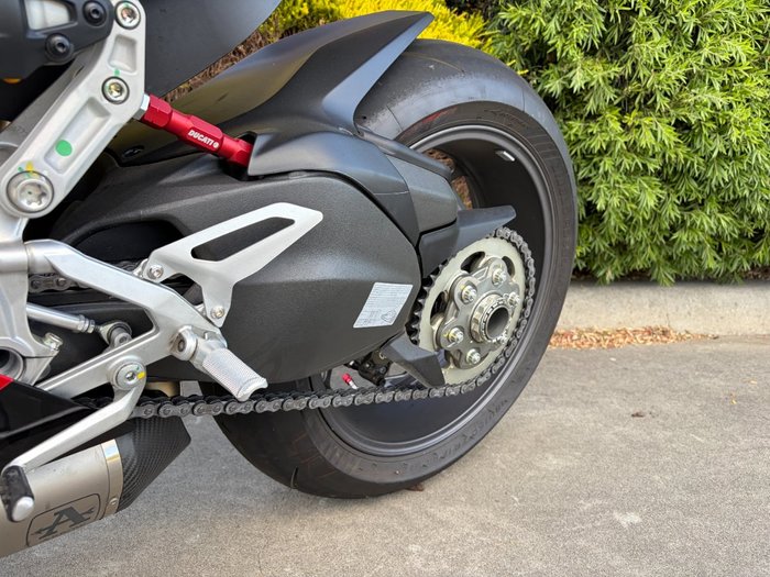 2024 DUCATI PANIGALE V2 BAYLISS 20TH ANNIV Red