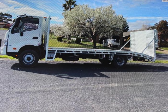 2025 Hino 921- 300 Series 300/921 WHITE