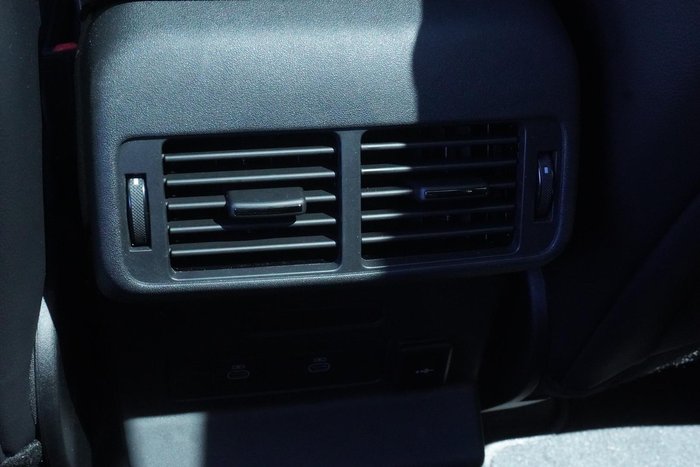 2025 Land Rover Range Rover Velar P250 Dynamic SE