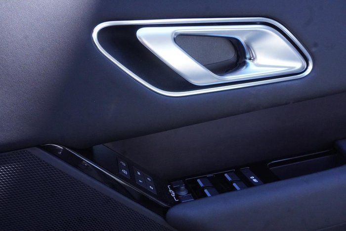 2025 Land Rover Range Rover Velar P250 Dynamic SE