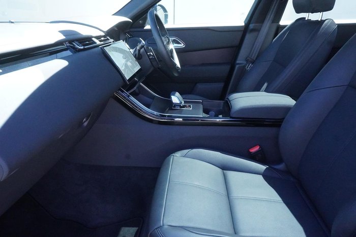 2025 Land Rover Range Rover Velar P250 Dynamic SE