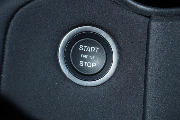 2025 Land Rover Range Rover Velar P250 Dynamic SE