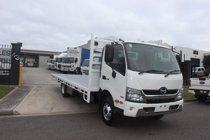 2025 Hino 921- 300 Series 921 AUTOMATIC WHITE