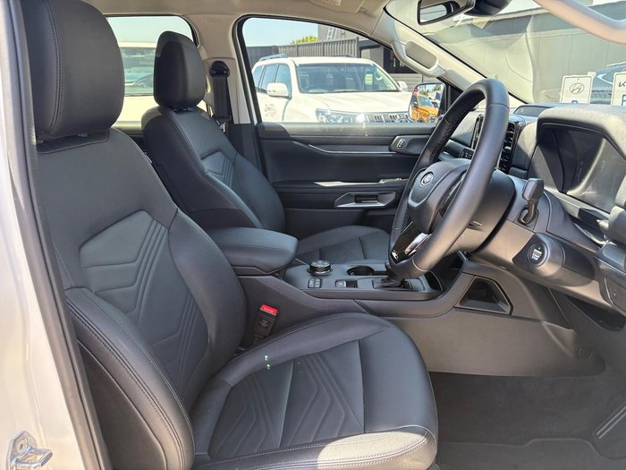 2025 Ford Everest Black Edition