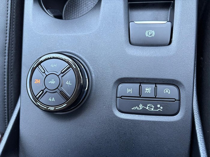 2025 Ford Everest Black Edition