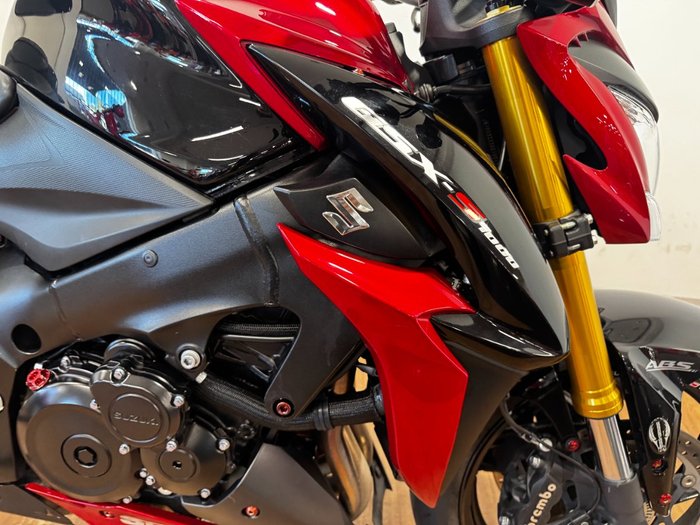 2018 Suzuki GSX-S1000 RED