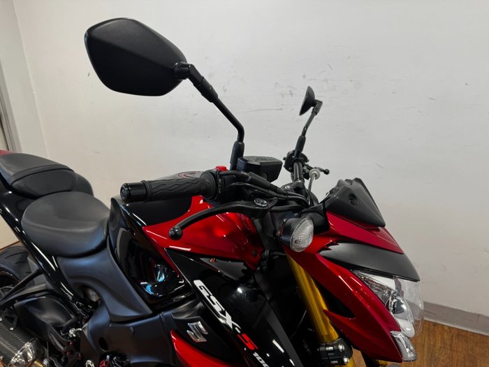 2018 Suzuki GSX-S1000 RED