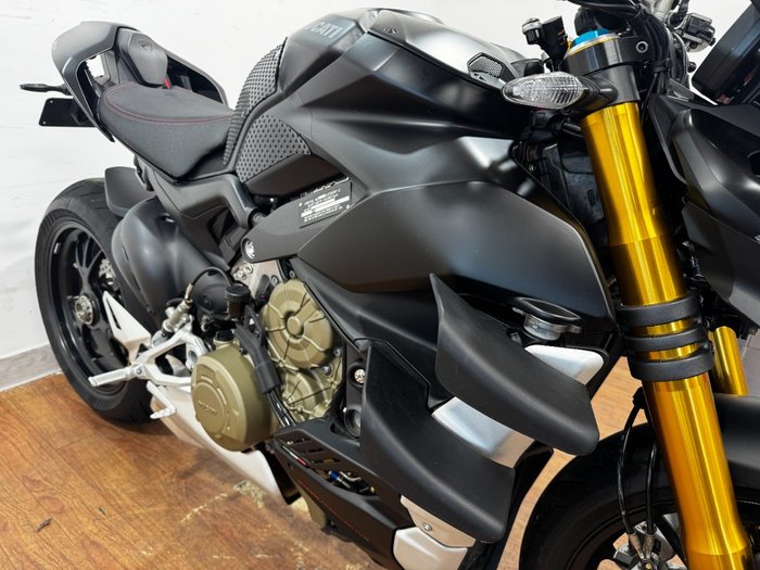 2021 Ducati STREETFIGHTER V4 S Black