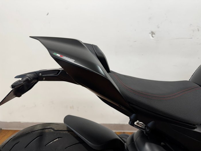 2021 Ducati STREETFIGHTER V4 S Black