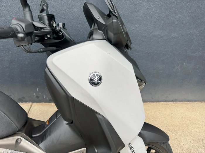 2024 Yamaha XMAX 300 (CZD300A) GREY