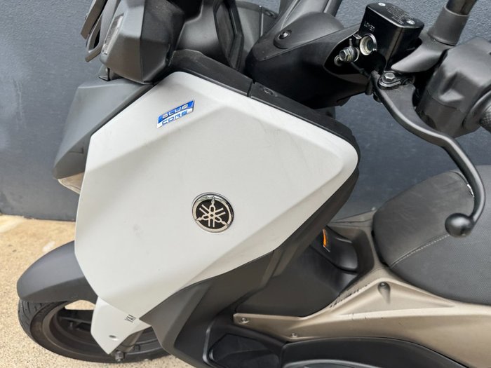 2024 Yamaha XMAX 300 (CZD300A) GREY