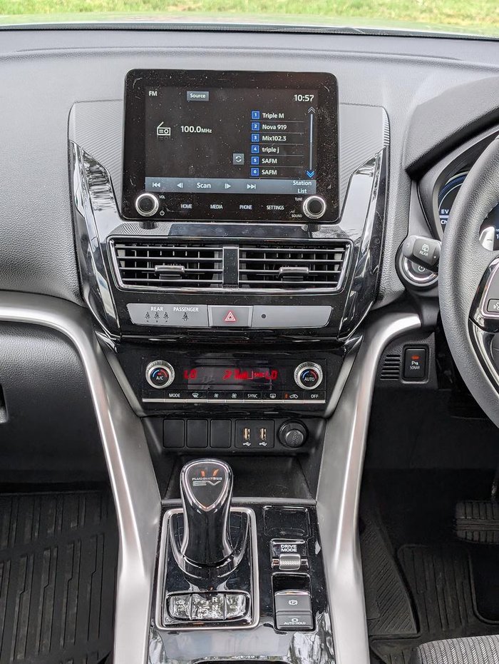 2024 Mitsubishi Eclipse Cross PHEV ES