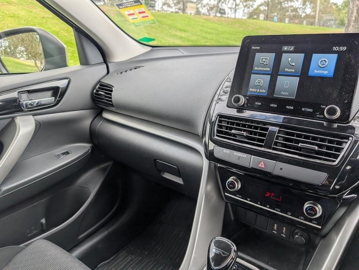 2024 Mitsubishi Eclipse Cross PHEV ES