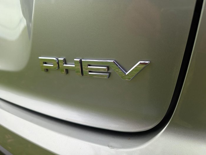 2024 Mitsubishi Eclipse Cross PHEV ES