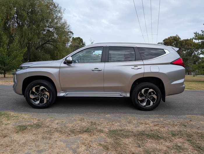 2024 Mitsubishi Pajero Sport GLS
