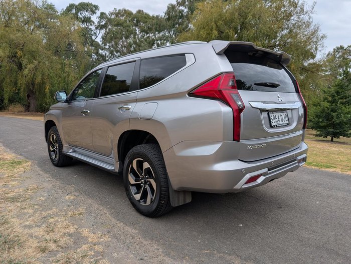 2024 Mitsubishi Pajero Sport GLS