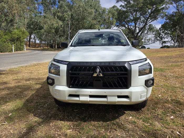 2025 Mitsubishi Triton GLX