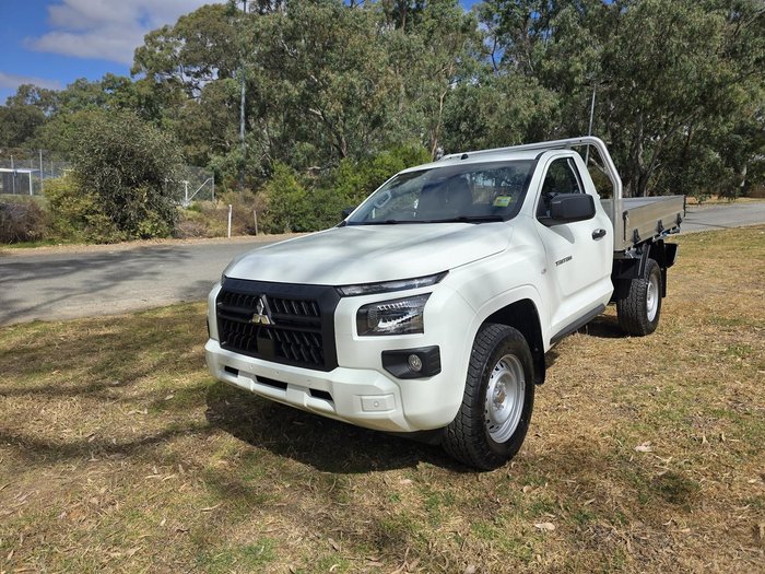 2025 Mitsubishi Triton GLX