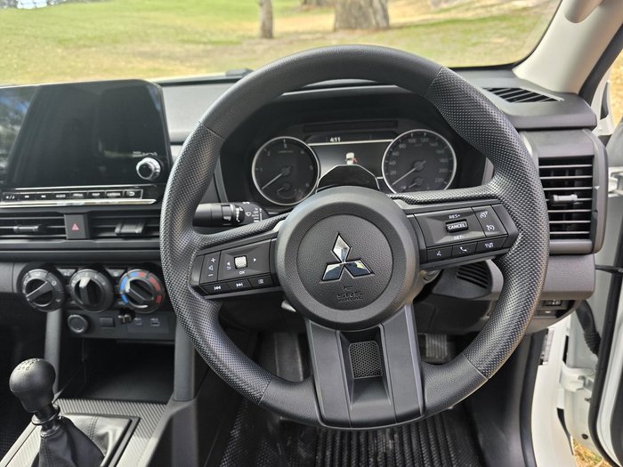 2025 Mitsubishi Triton GLX