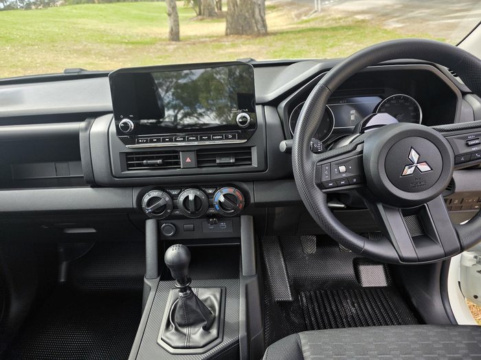 2025 Mitsubishi Triton GLX