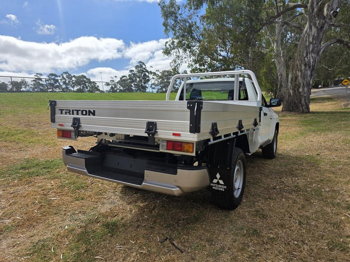 2025 Mitsubishi Triton GLX