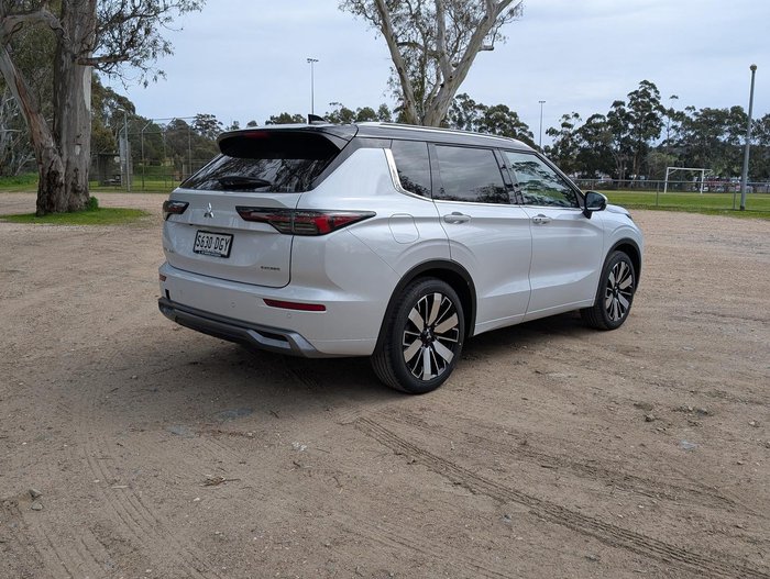 2025 Mitsubishi Outlander Exceed Tourer