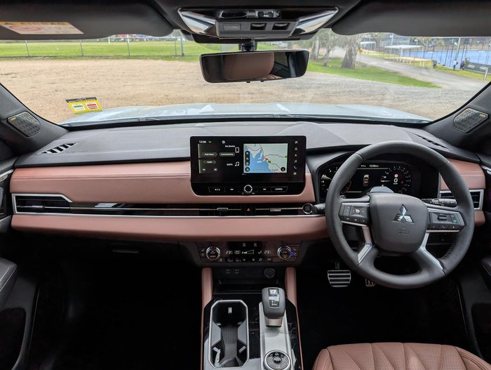 2025 Mitsubishi Outlander Exceed Tourer