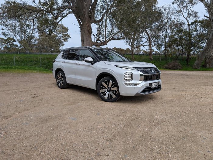 2025 Mitsubishi Outlander Exceed Tourer