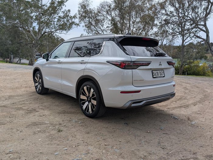 2025 Mitsubishi Outlander Exceed Tourer