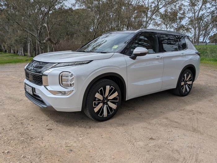 2025 Mitsubishi Outlander Exceed Tourer