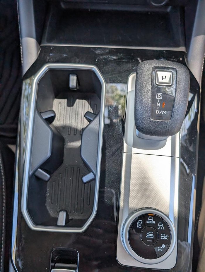 2025 Mitsubishi Outlander ES