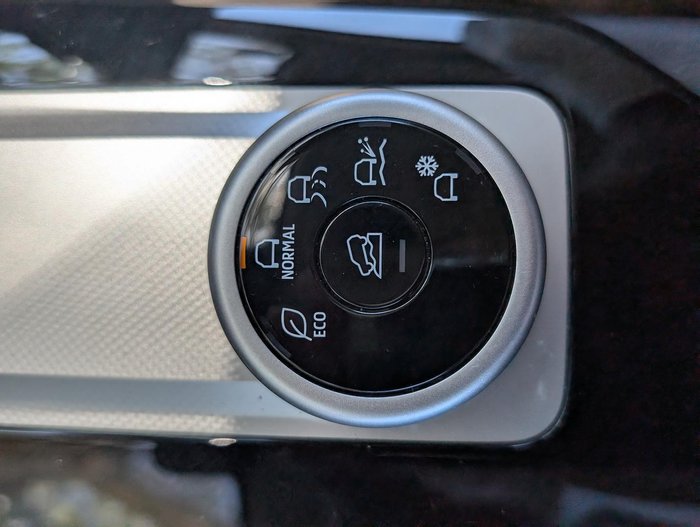 2025 Mitsubishi Outlander ES