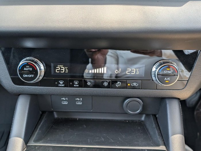 2025 Mitsubishi Outlander ES