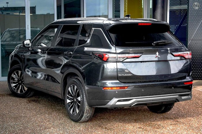 2025 Mitsubishi Outlander LS