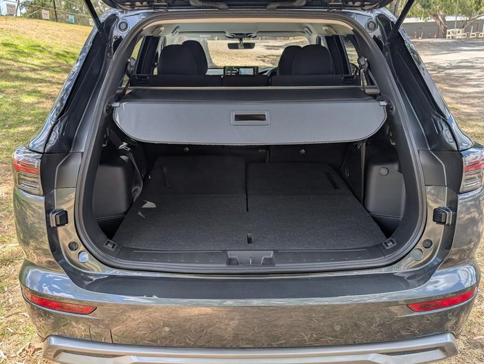 2025 Mitsubishi Outlander LS