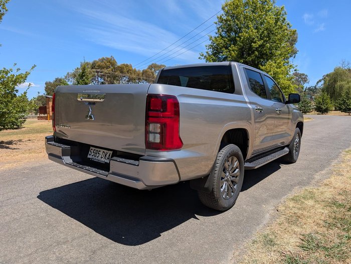 2025 Mitsubishi Triton GLS