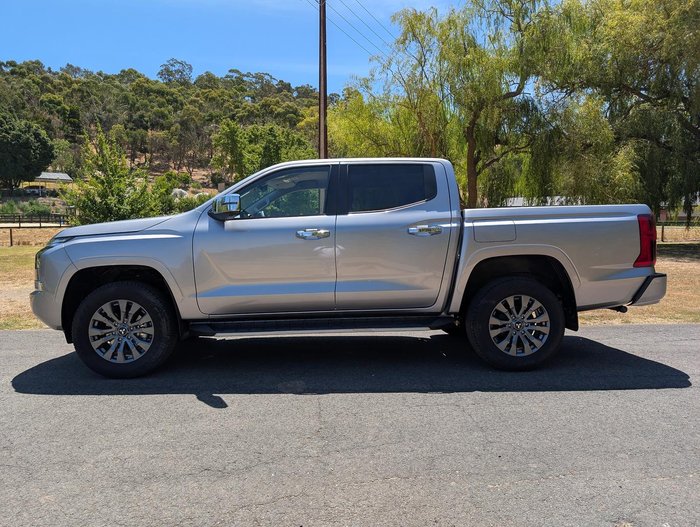 2025 Mitsubishi Triton GLS