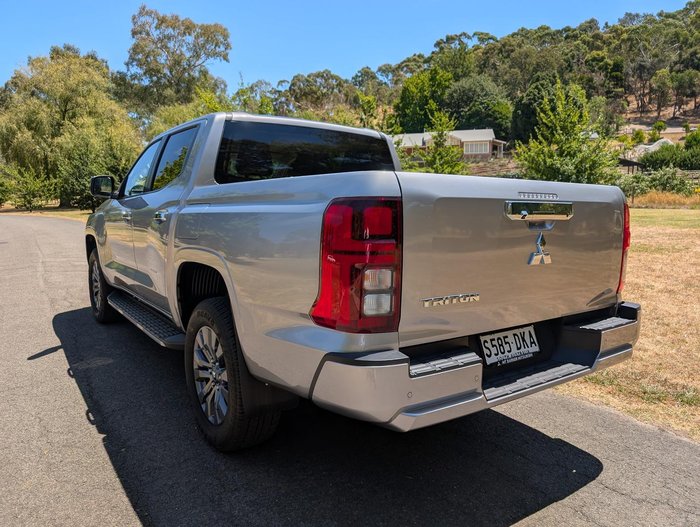 2025 Mitsubishi Triton GLS