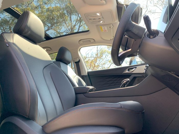 2025 MG HS Super Hybrid Essence