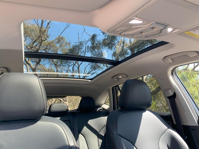 2025 MG HS Super Hybrid Essence