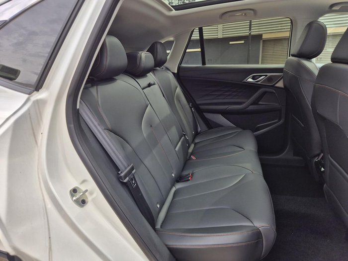 2025 MG HS Super Hybrid Essence