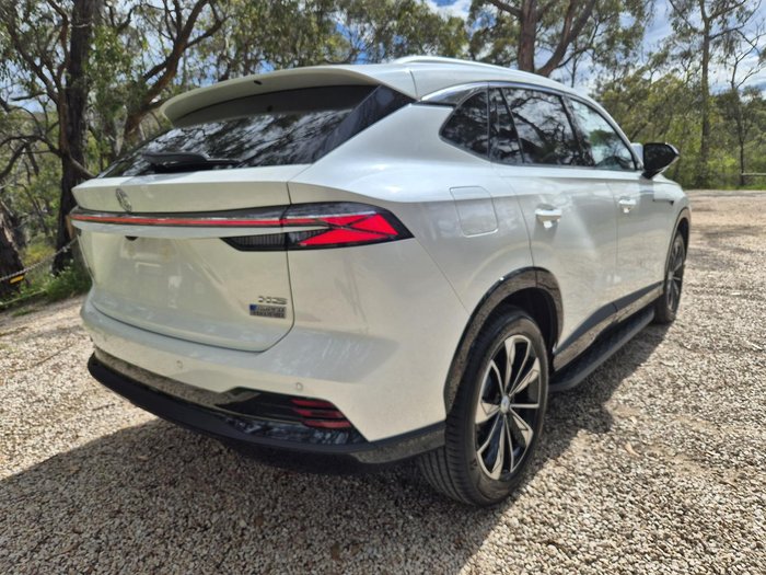 2025 MG HS Super Hybrid Essence