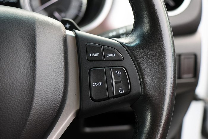 2023 Suzuki Vitara LY Series II Cool White