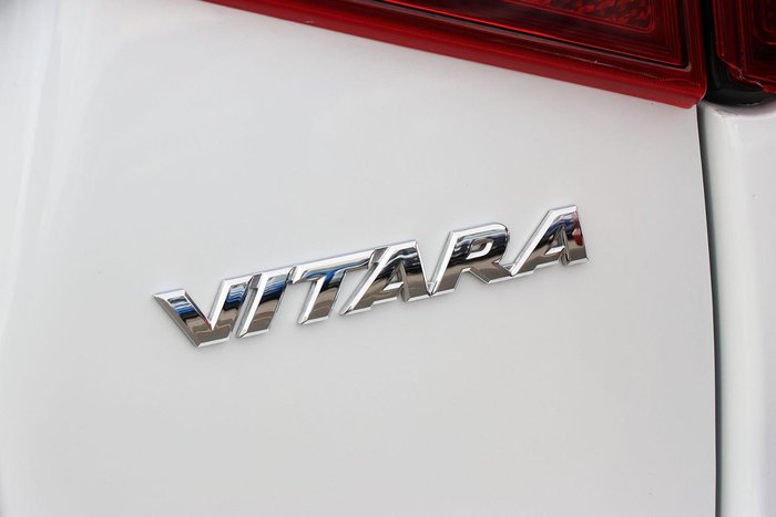 2023 Suzuki Vitara LY Series II Cool White