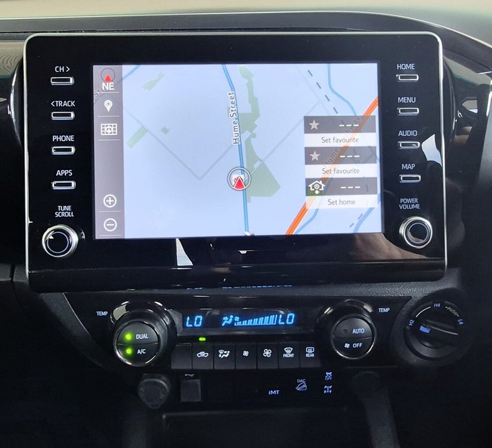 2022 Toyota Hilux SR5