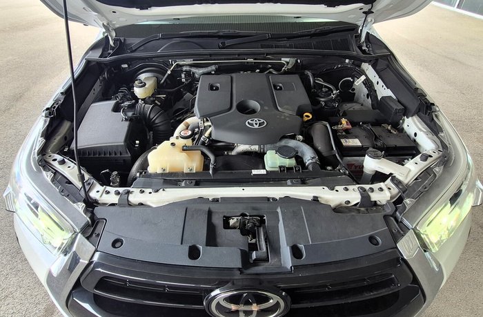 2022 Toyota Hilux SR5