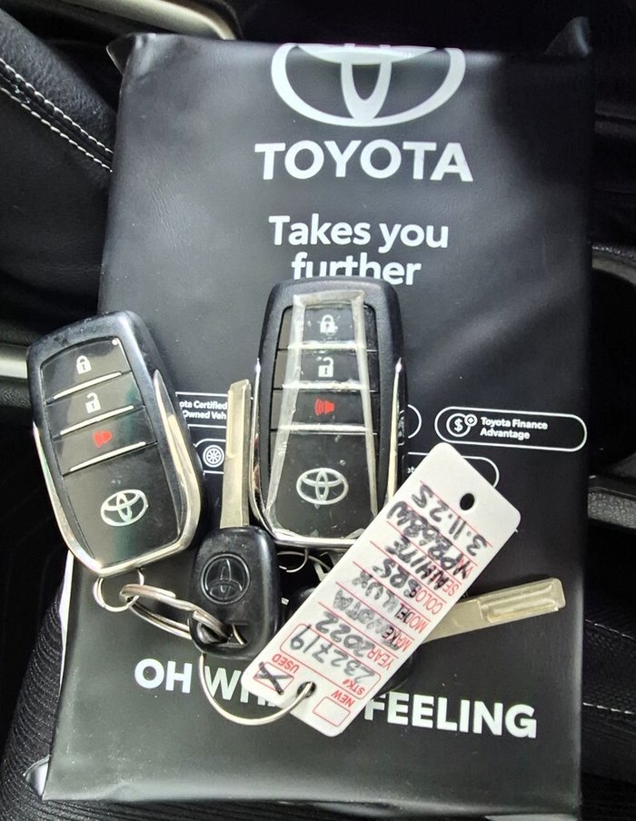 2022 Toyota Hilux SR5