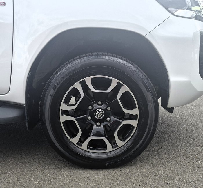 2022 Toyota Hilux SR5